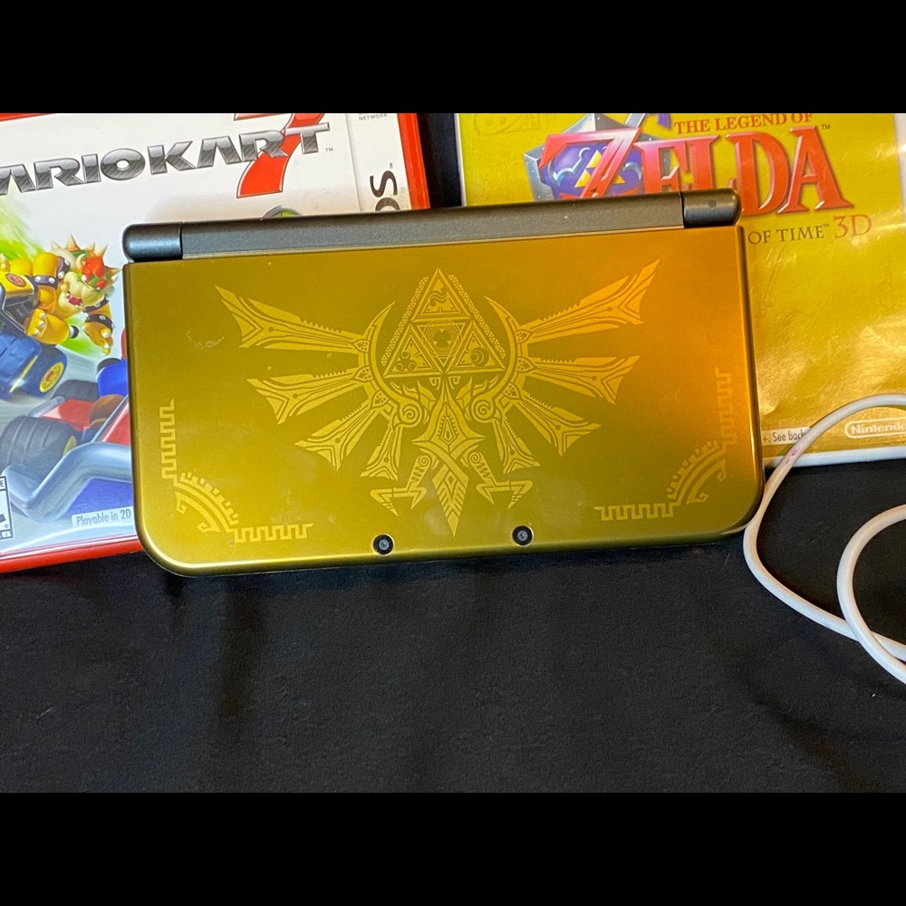 EUC Nintendo 3ds Zelda edition